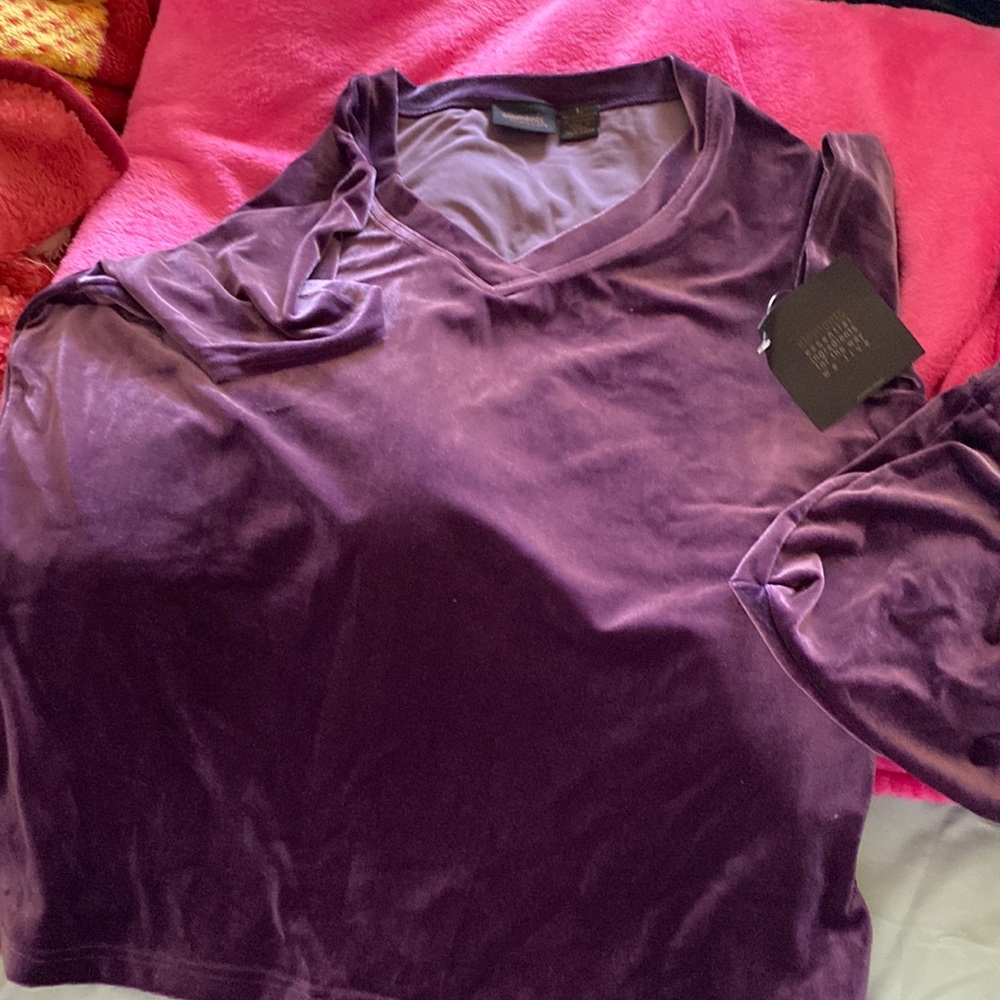 Elements New with tags velvety purple. W/ matching storage bag. Size Large